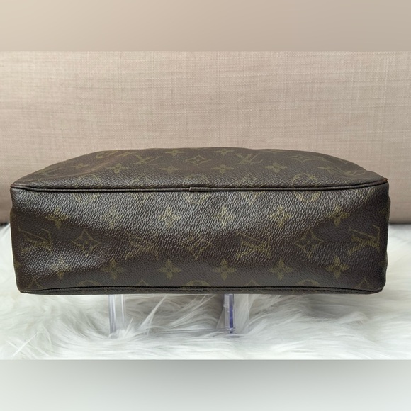 LOUIS VUITTON Monogram Trousse 28 - Picture 4 of 9